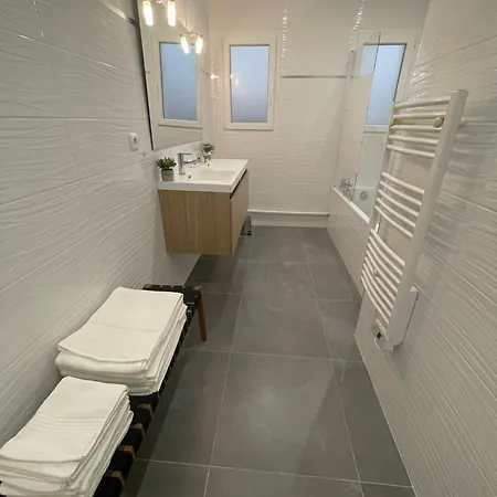Jopi 3ch Piscine Entierement Climatisee Le Grau-d'Agde
