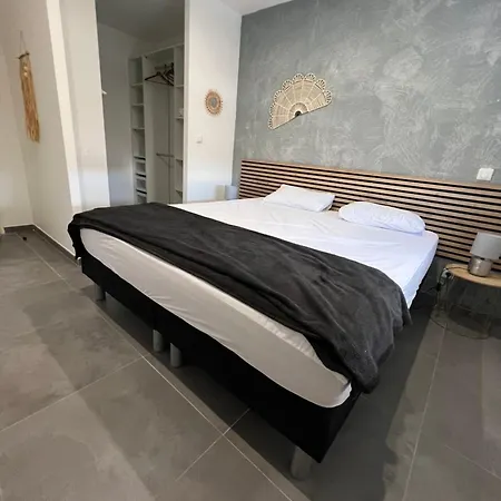 Jopi 3ch Piscine Entierement Climatisee Villa *